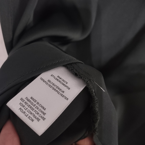 DR2 Blouse Tunic Top Sleeveless Satin Round Neck Sz S Green‎ Oversized Feminine - Picture 6 of 9